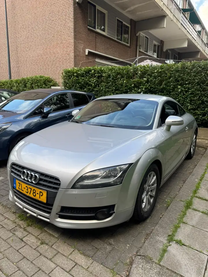 Audi TT 2.0 TFSI — photo 1 of 11