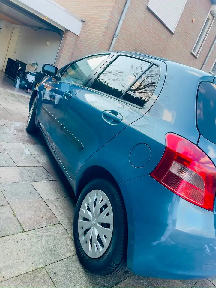 Toyota Yaris 1.3 VVT-i Sol — photo 1 of 4