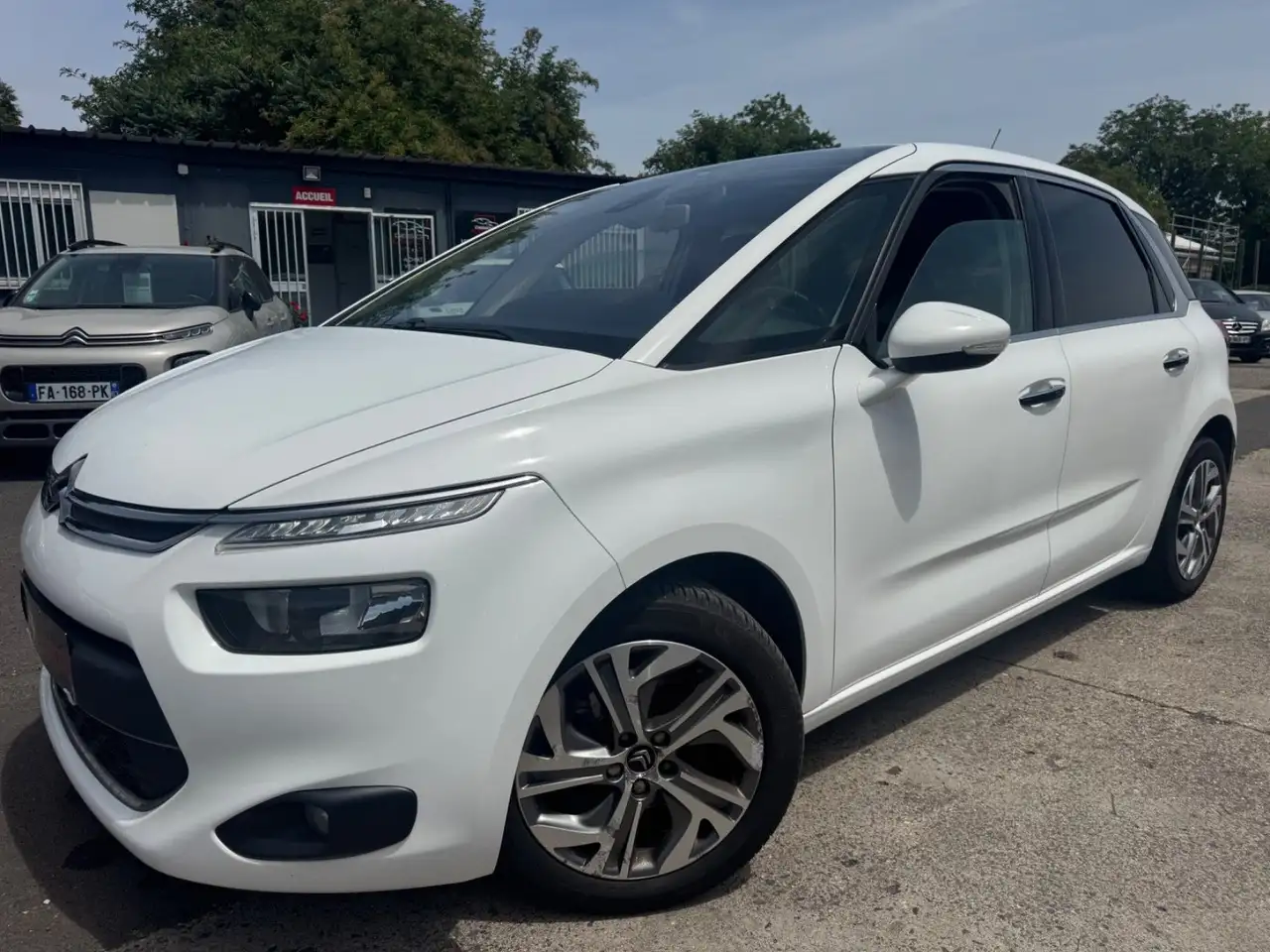 Citroen C4 Picasso 1.6 BlueHDi 115CH Exclusive S&S — photo 1 of 11