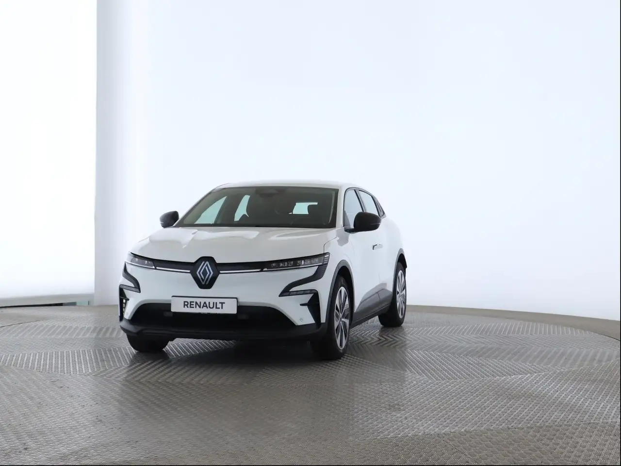 Renault Megane E-Tech Evolution EV60 130 ER (60 kWh) — photo 1 of 11