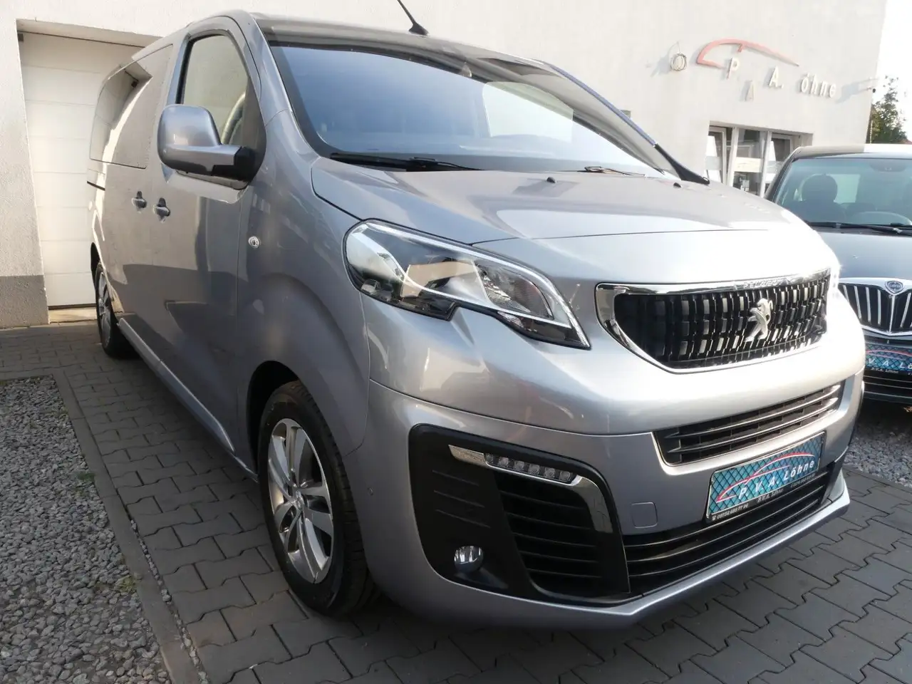 Peugeot Expert Traveller Active 8 Sitze | Navi | CAM | HuD |AHK — photo 1 of 15