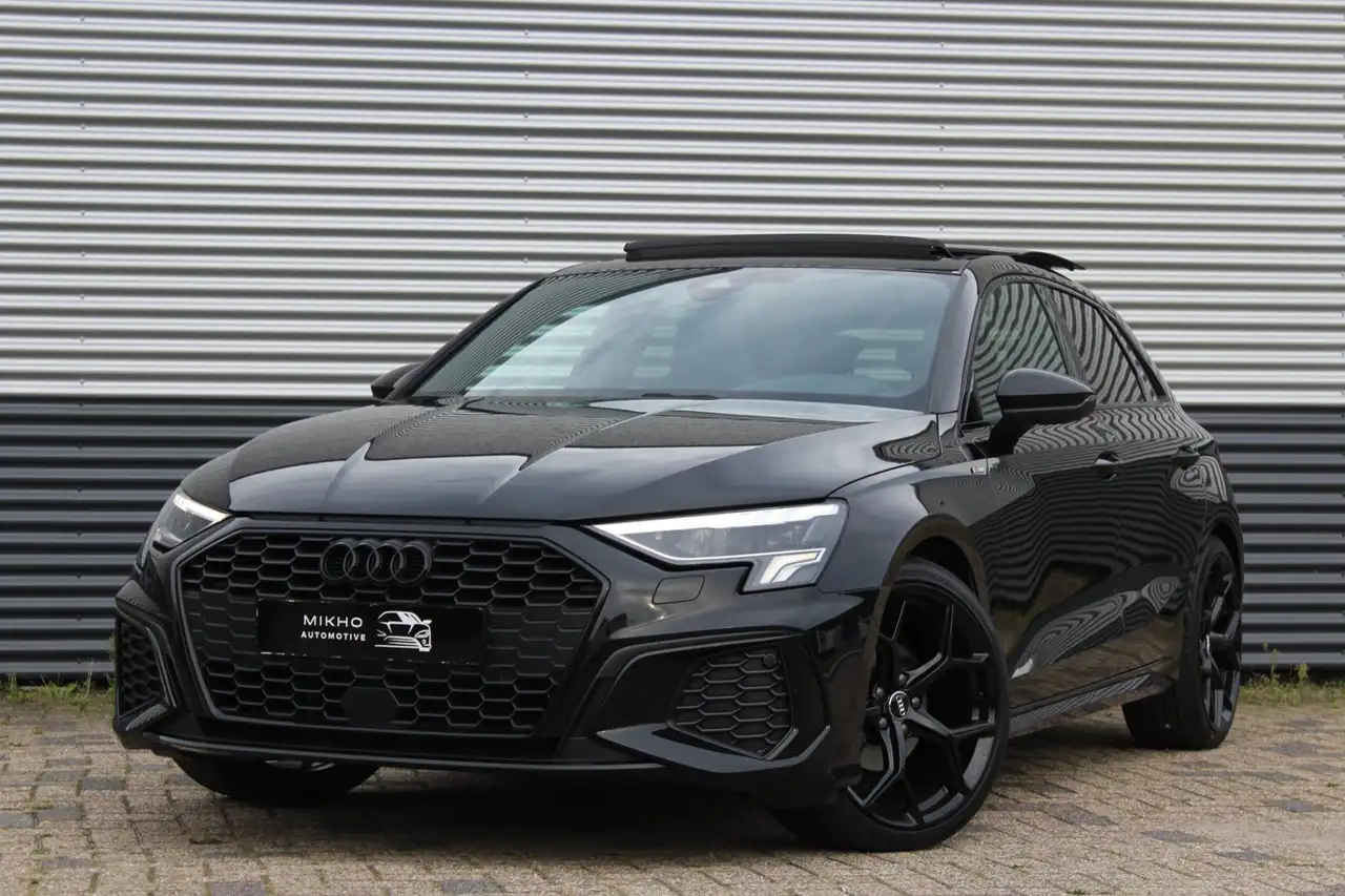 Audi A3 Sportback 35 TFSI 2x S-Line | Panoramadak | B&O | — photo 1 of 40