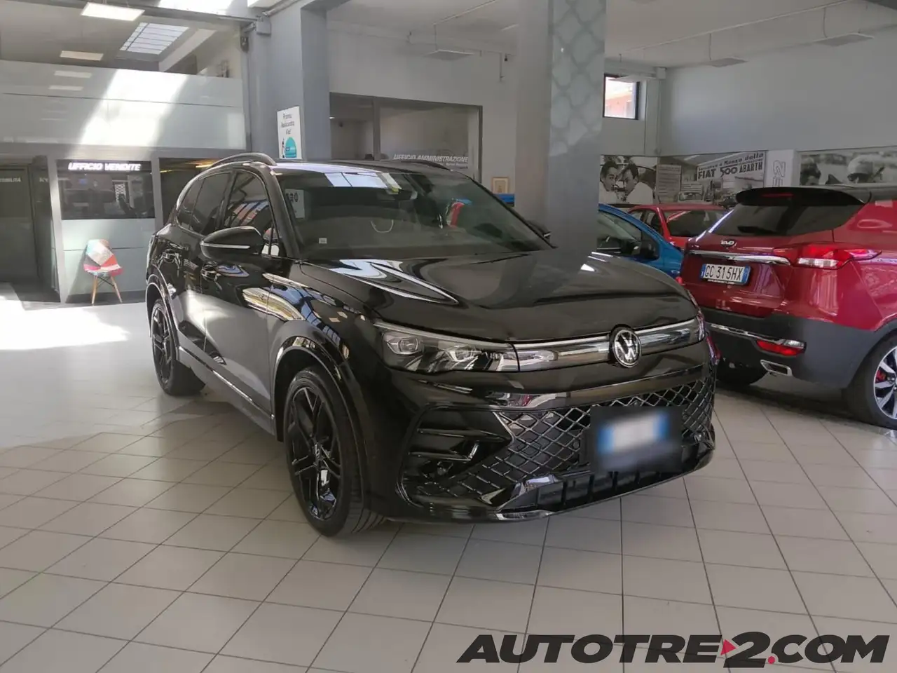 Volkswagen Tiguan Tiguan 2.0 tdi R-Line 150cv dsg — photo 1 of 14