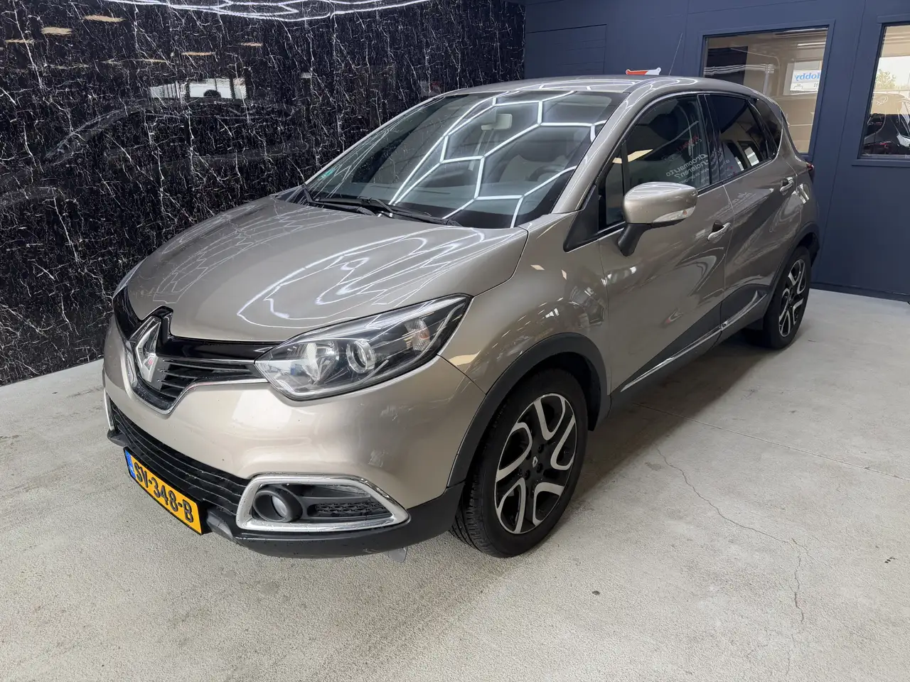 Renault Captur 1.2 TCe Dynamique Motor slaat over — photo 1 of 18