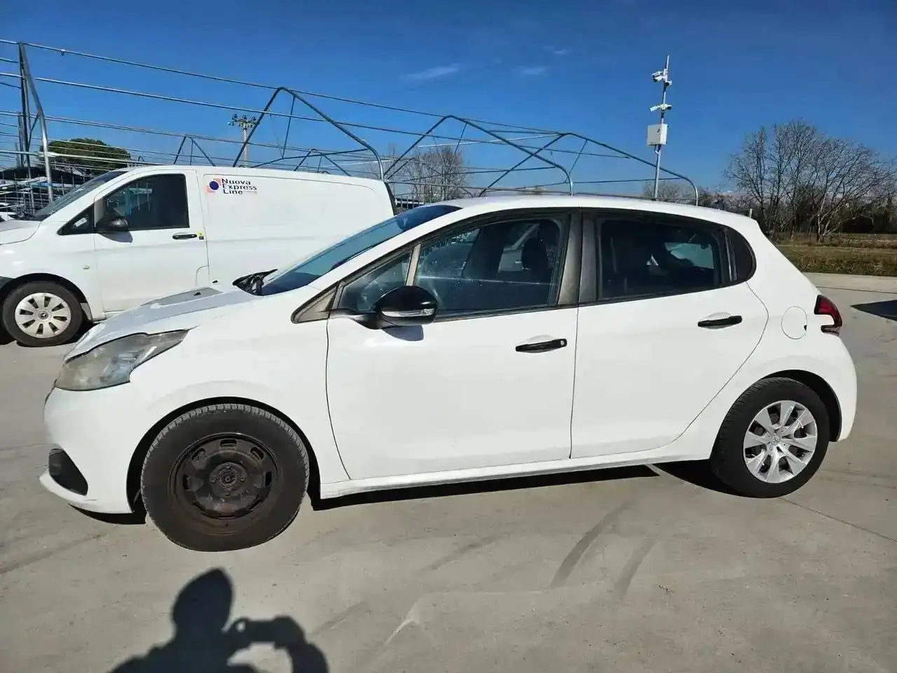 2016 Peugeot 208 208 5p 1.6 bluehdi Active 75cv 2 posti N1 FD207DX, photograph 3