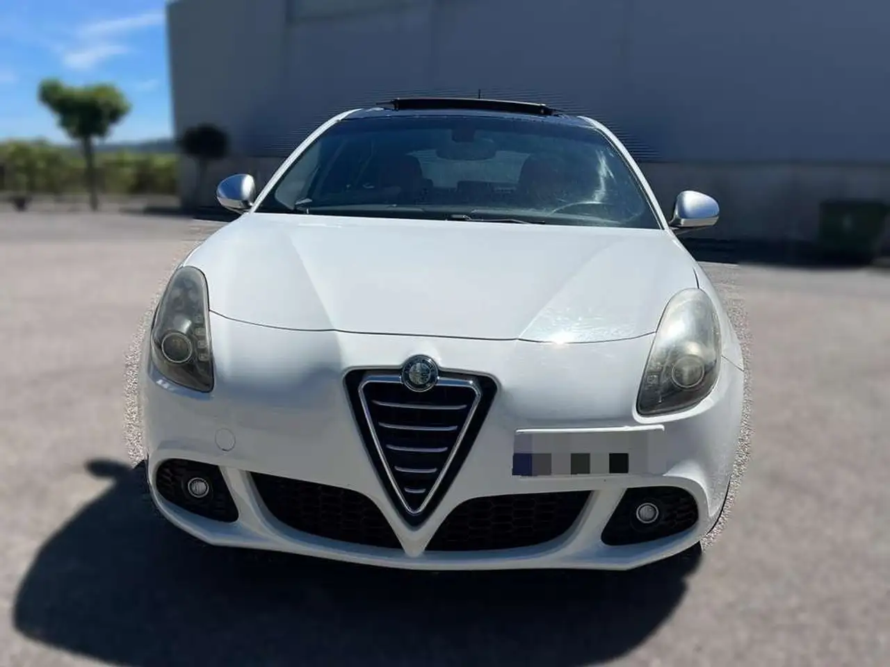 Alfa Romeo Giulietta 1.6JTDm Distinctive — photo 1 of 18