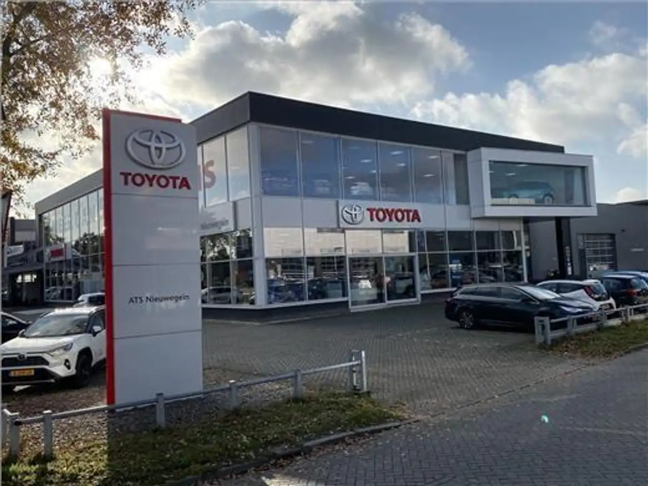 Toyota Avensis Touring Sports 1.8 VVT-i Lease Pro — photo 1 of 1