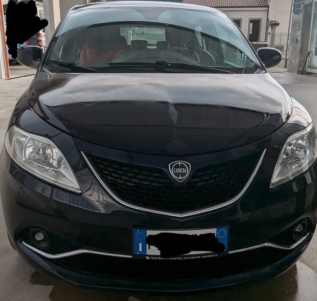 Lancia Ypsilon 1.2 Opening edition 69cv — photo 1 of 6
