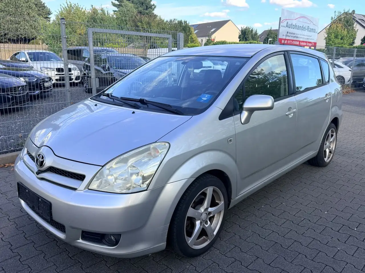 Toyota Corolla Verso 1.8 Executive Navi R.Kamer 7.Sitze — photo 1 of 15