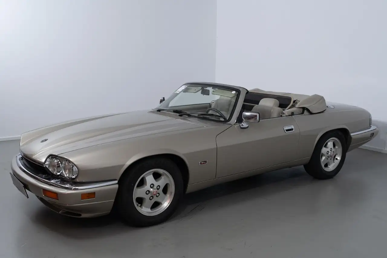 Jaguar XJS 4.0 Cabriolet — photo 1 of 20