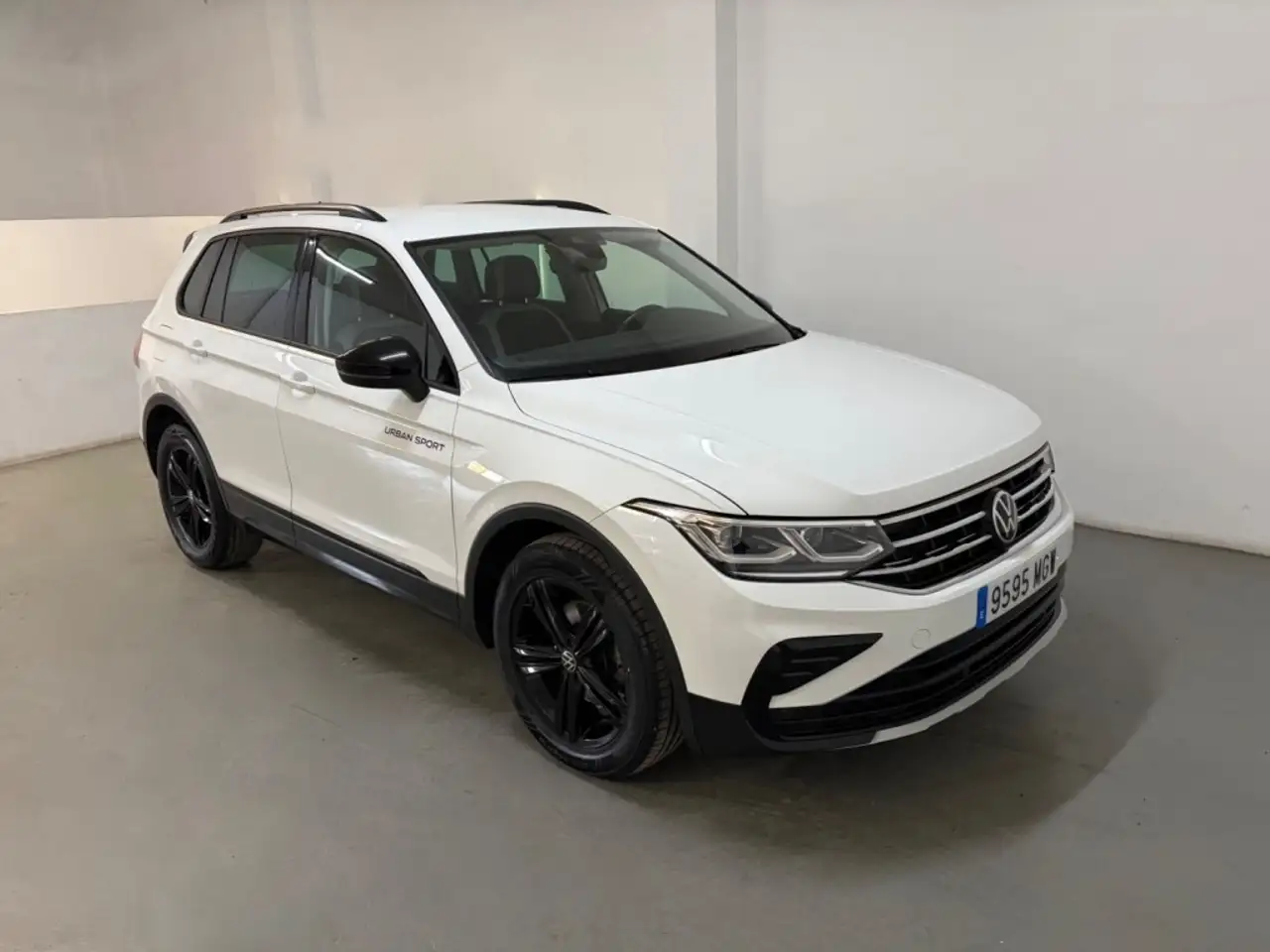 2023 Volkswagen Tiguan 2.0TDI Urban Sport DSG 110kW, photograph 2