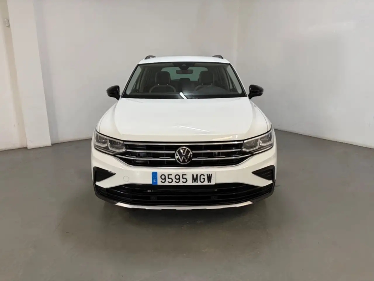 2023 Volkswagen Tiguan 2.0TDI Urban Sport DSG 110kW, photograph 3