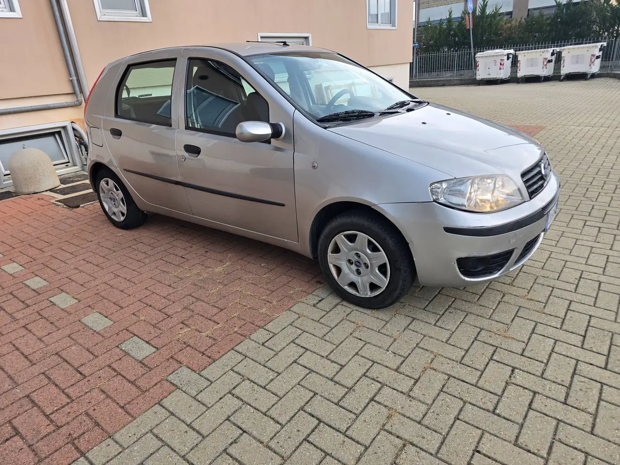 Fiat Punto Punto II 2003 5p 1.2 Dynamic — photo 1 of 10