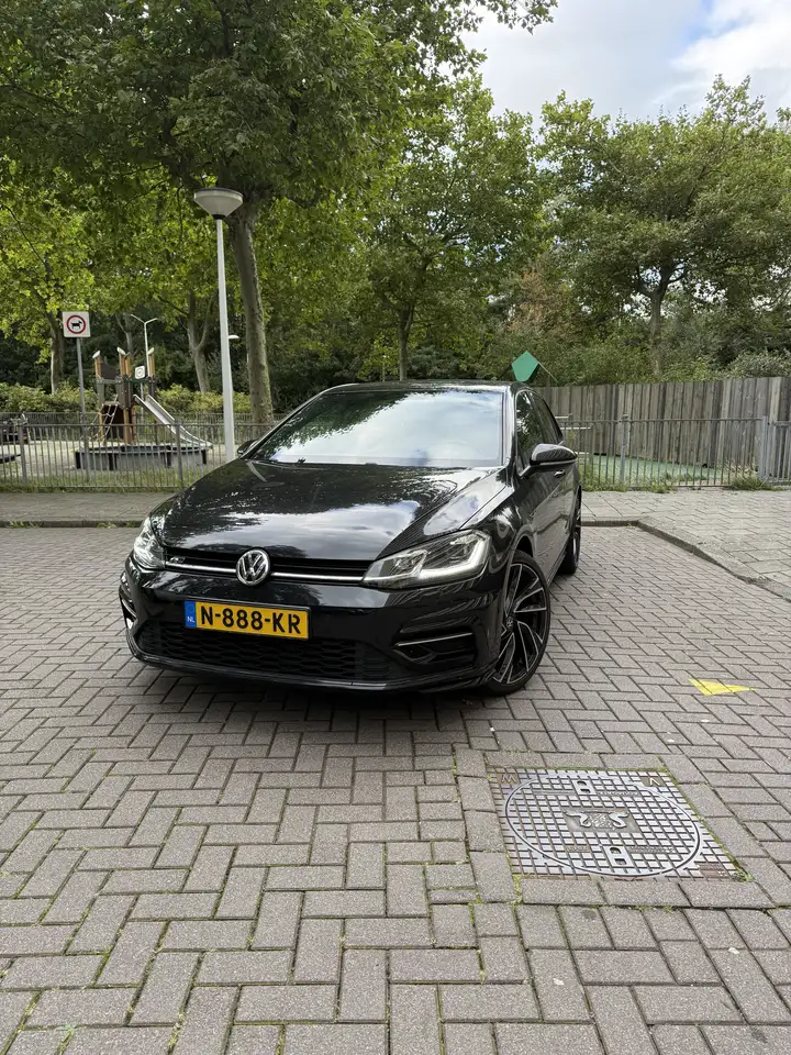 Volkswagen Golf 1.5 TSI | R-Line | 150 PK | 2e eigenaar | DSG - 7 — photo 1 of 13