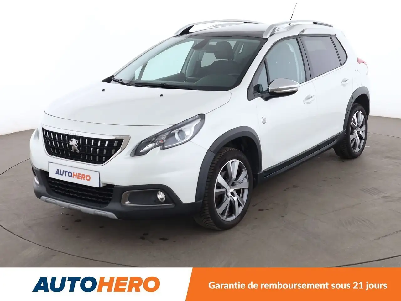 Peugeot 2008 1.2 PureTech Crossway EAT6 — photo 1 of 34