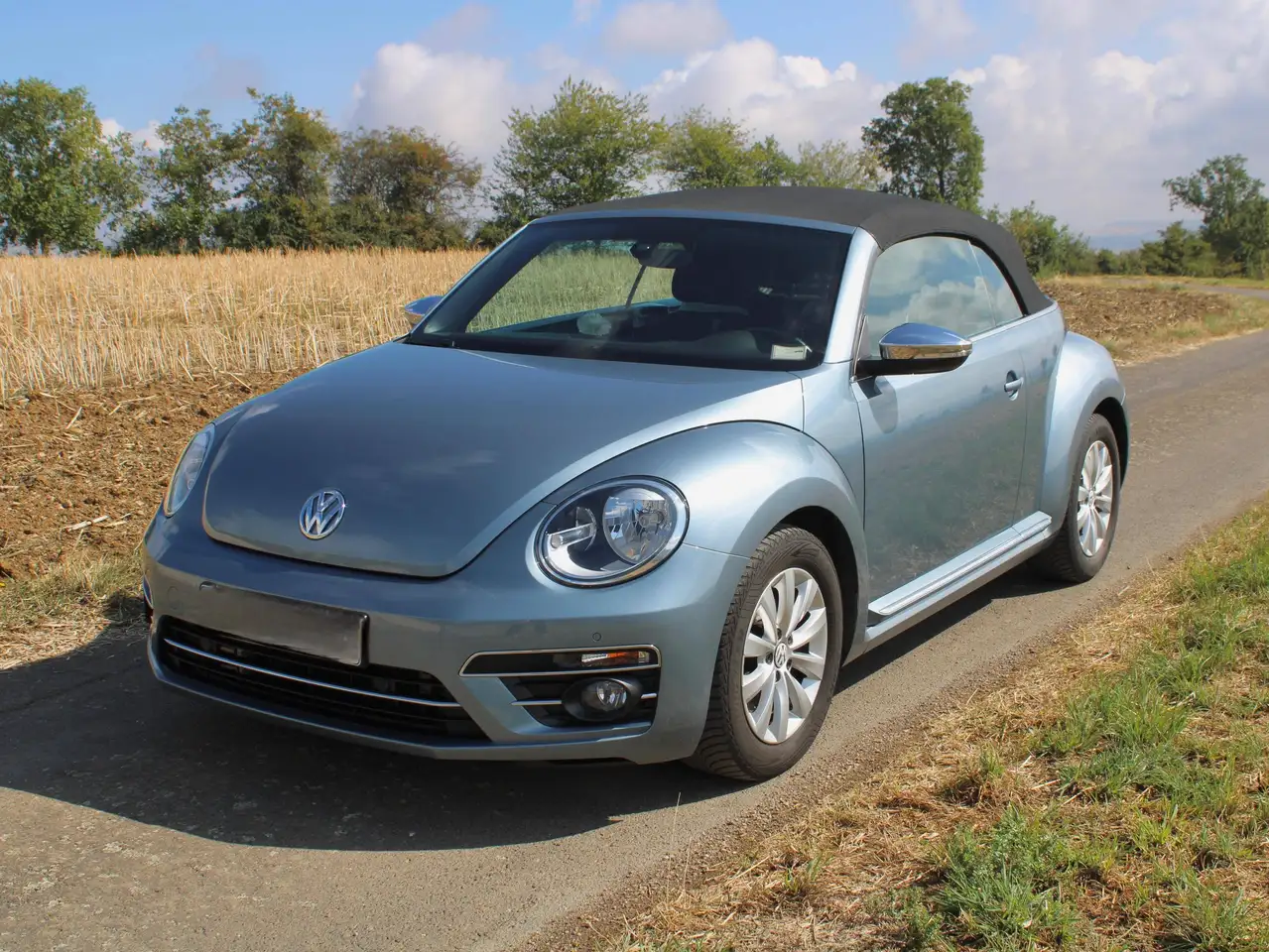 Volkswagen Beetle The Beetle Cabriolet The Cabriolet 1.2 TSI (BlueMotion Tech) Design — photo 1 of 14