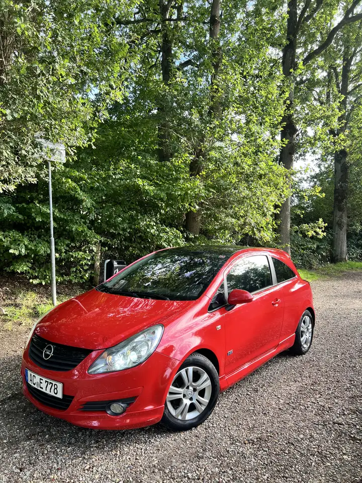 Opel Corsa 1.4 16V Color Edition — photo 1 of 13