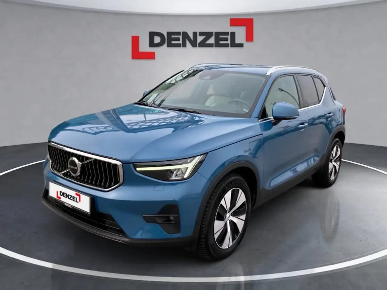 Volvo XC40 T4 Recharge PHE-v Recharge Plus — photo 1 of 14