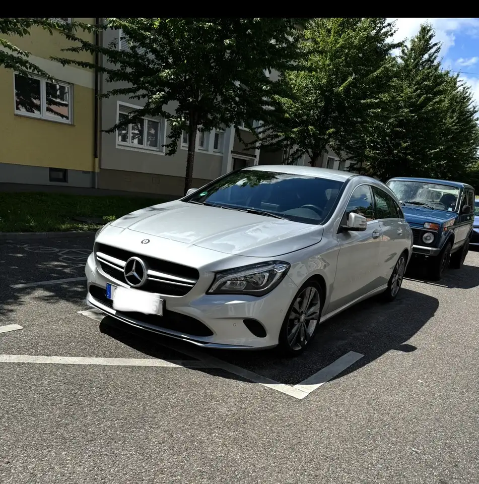 Mercedes-Benz CLA 180 Shooting Brake 7G-DCT — photo 1 of 9