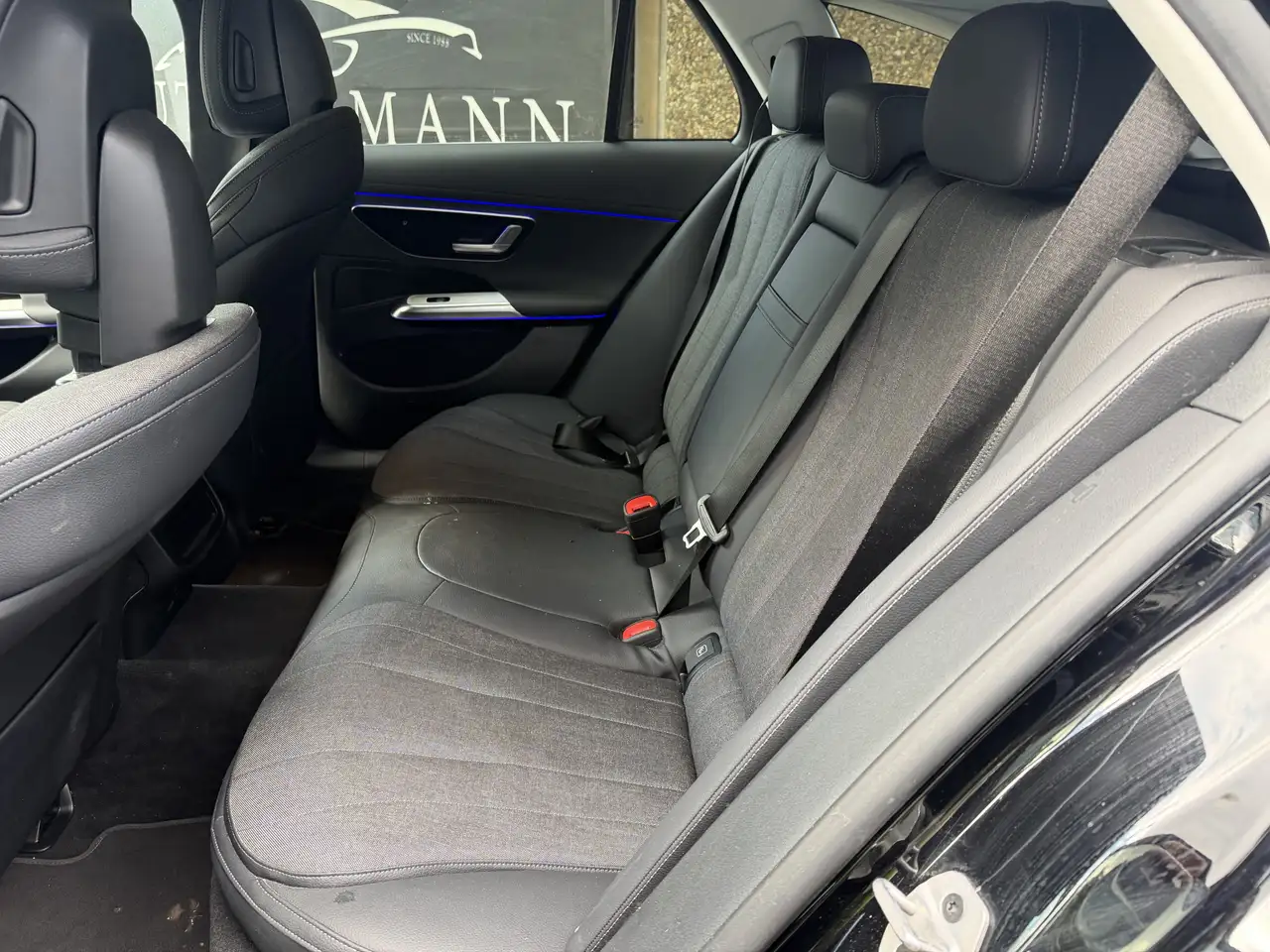 2025 Mercedes-Benz E 300 de T 9G-TRONIC AVANTGARDE | DISTR.+, photograph 6