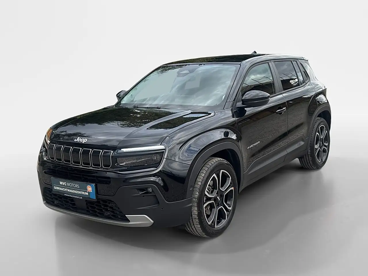 Jeep Avenger 1.2 e-Hybrid Summit e-DCT6 — photo 1 of 15