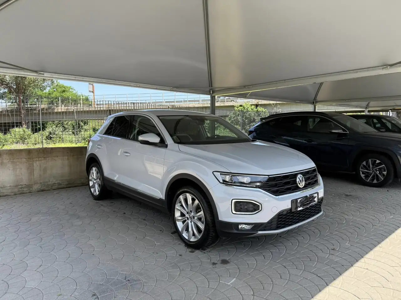Volkswagen T-Roc 2.0 tdi Advanced 4motion dsg — photo 1 of 9
