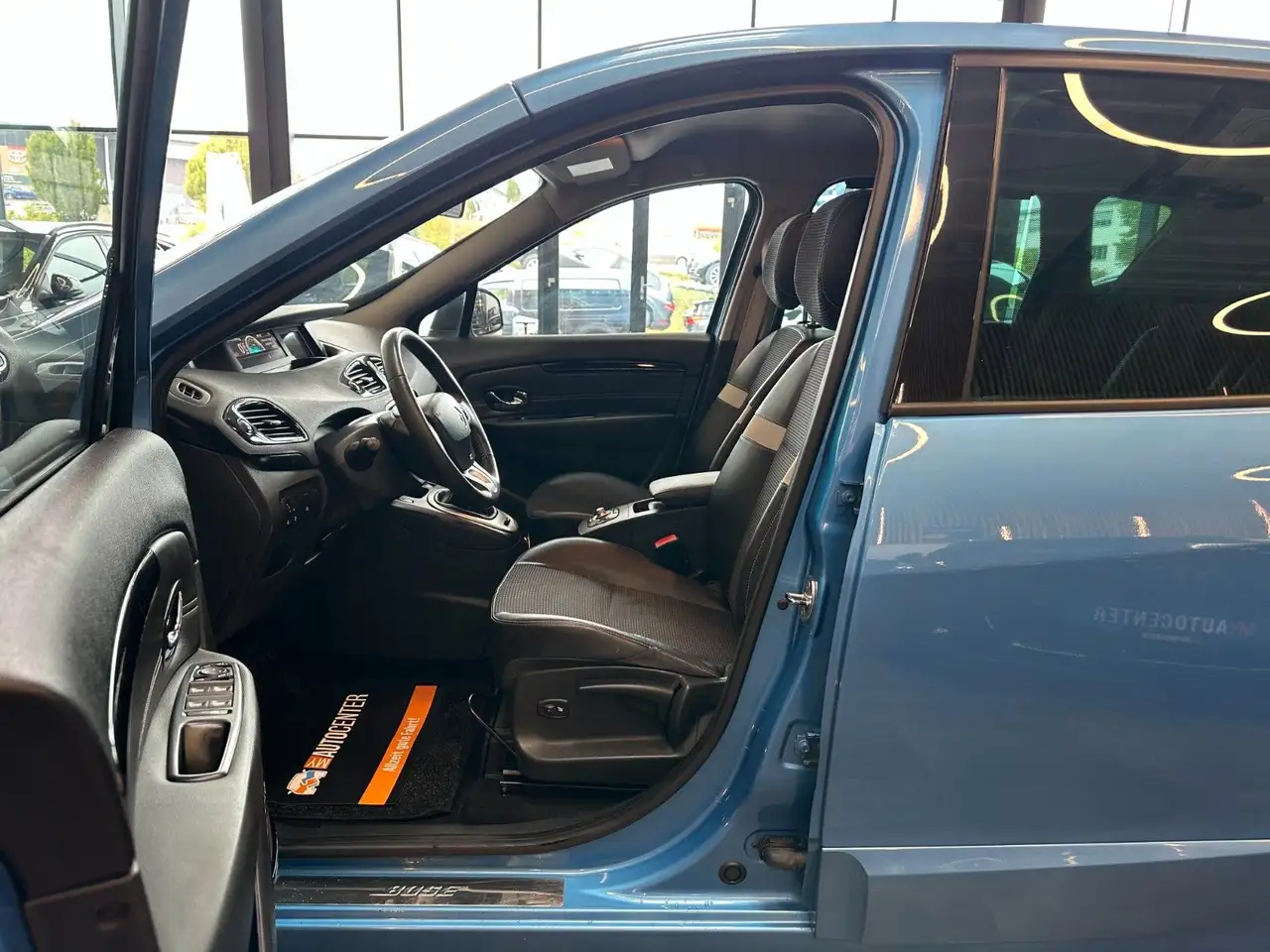 2012 Renault Scenic *BOSE*AHK*TEMPO*NAVI*KAMERA*KLIMA*, photograph 9