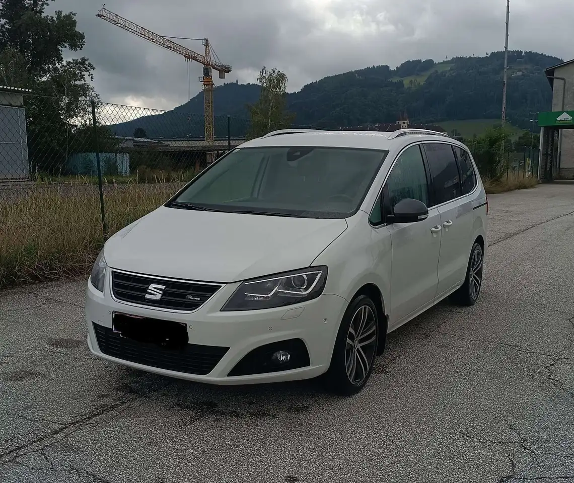 SEAT Alhambra FR 2,0 TDI DSG 4WD — photo 1 of 14