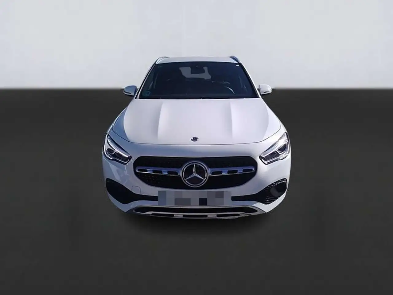 Mercedes-Benz GLA 200 d - — photo 1 of 15