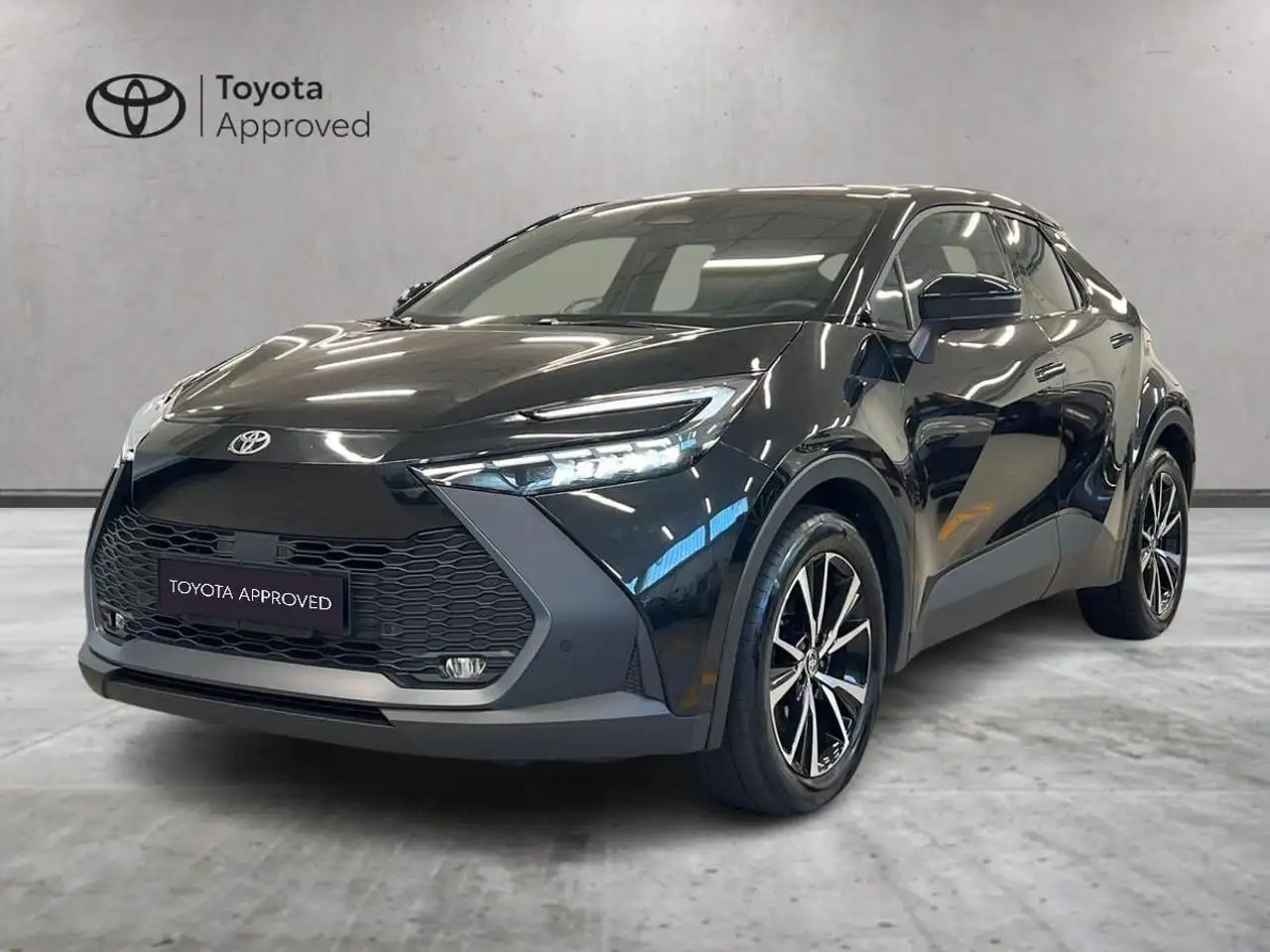 Toyota C-HR 2.0 PHEV Trend — photo 1 of 15