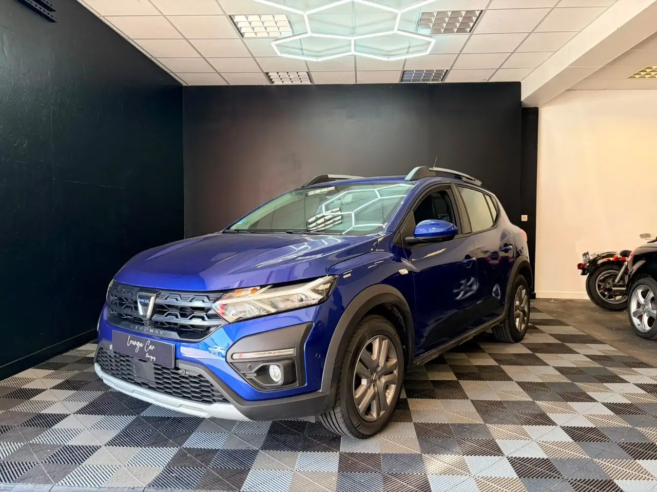 Dacia Sandero ECO-G 100 - 22 Stepway Confort / Garantie 6 mois ( Caméra, CarPlay, LED,... ) — photo 1 of 25