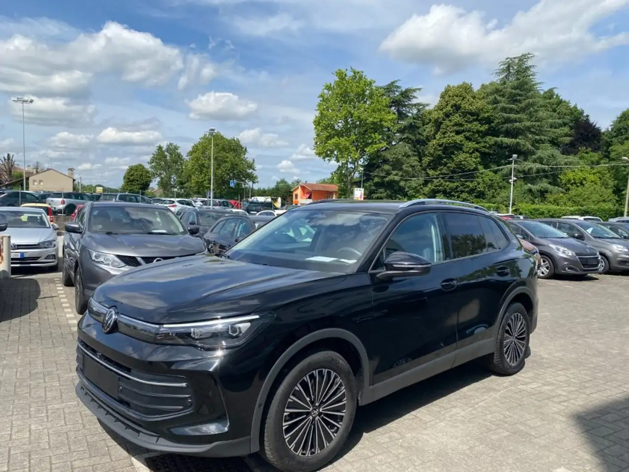 Volkswagen Tiguan 2.0 TDI 150 CV DSG Elegance goal — photo 1 of 13