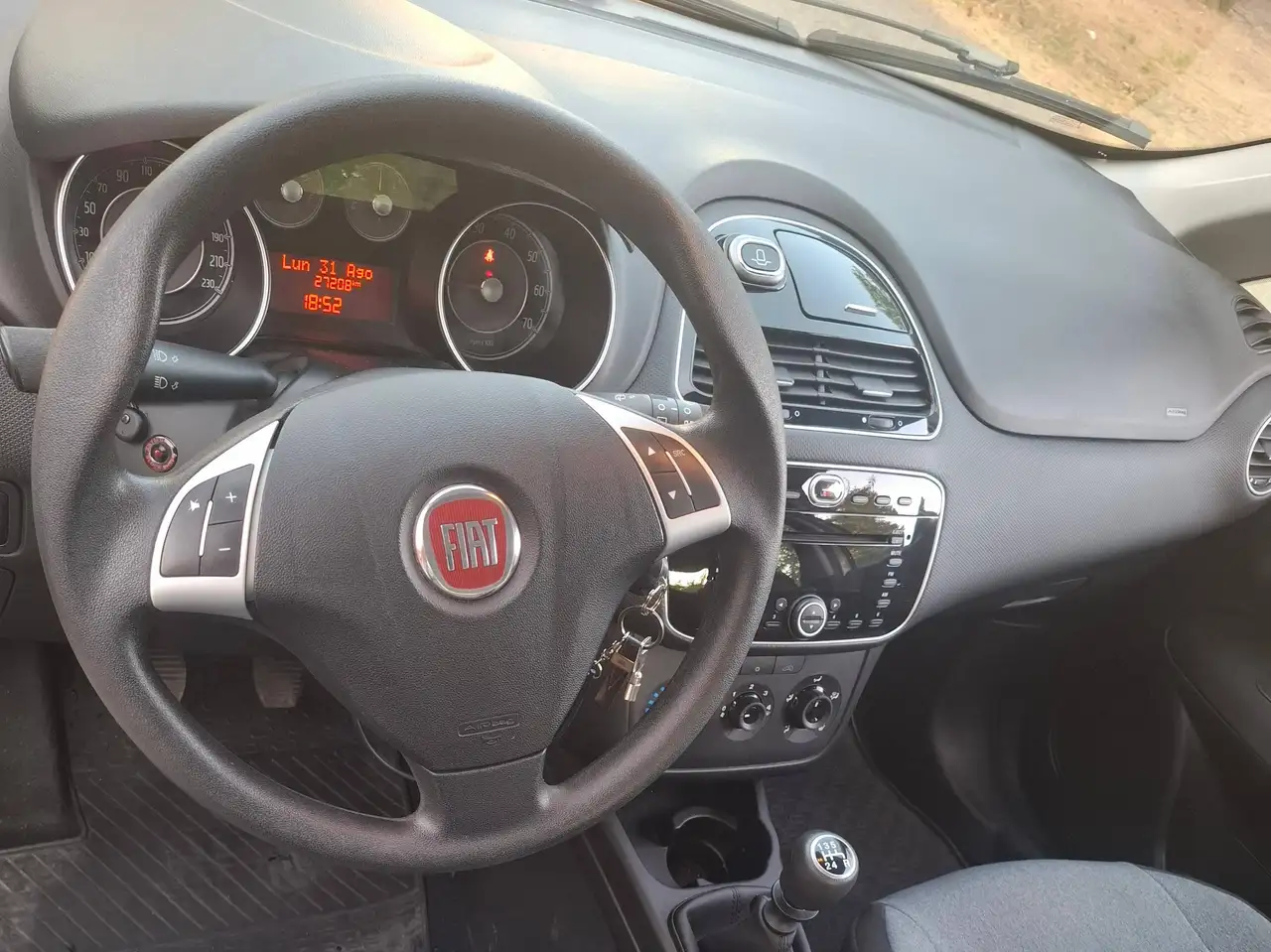 Fiat Punto Punto III 2012 5p 1.2 Easy — photo 1 of 6