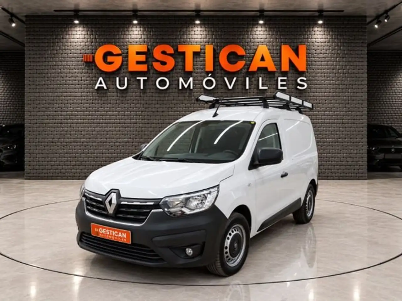 Renault Express Confort 1.5 Blue dCi 70 kW (95 cv) — photo 1 of 16