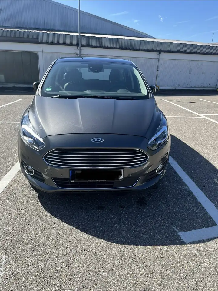 Ford S-Max 2.0 EcoBlue Allrad Aut. Titanium — photo 1 of 5