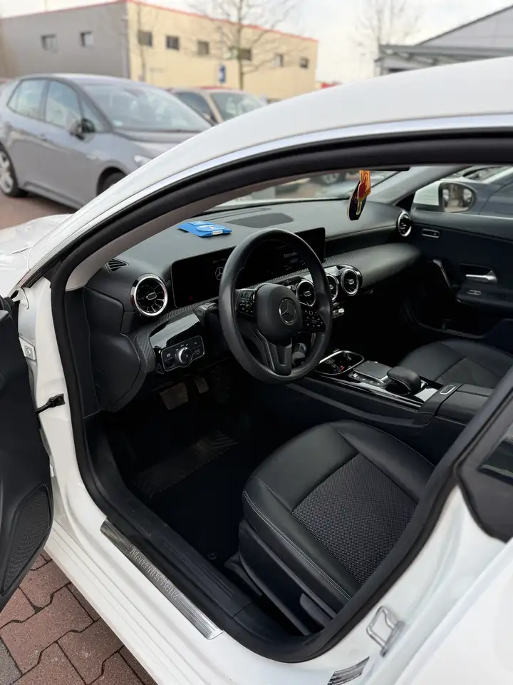 Mercedes-Benz CLA 200 d 4Matic Shooting Brake 8G-DCT — photo 1 of 4