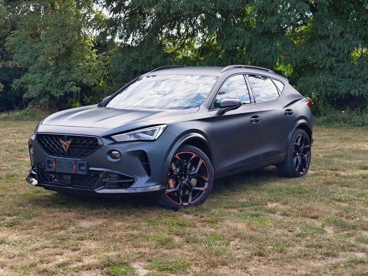 CUPRA Formentor VZ5 Formentor VZ5 2.5 TSI 4Drive DSG Matt Schwarz — photo 1 of 15