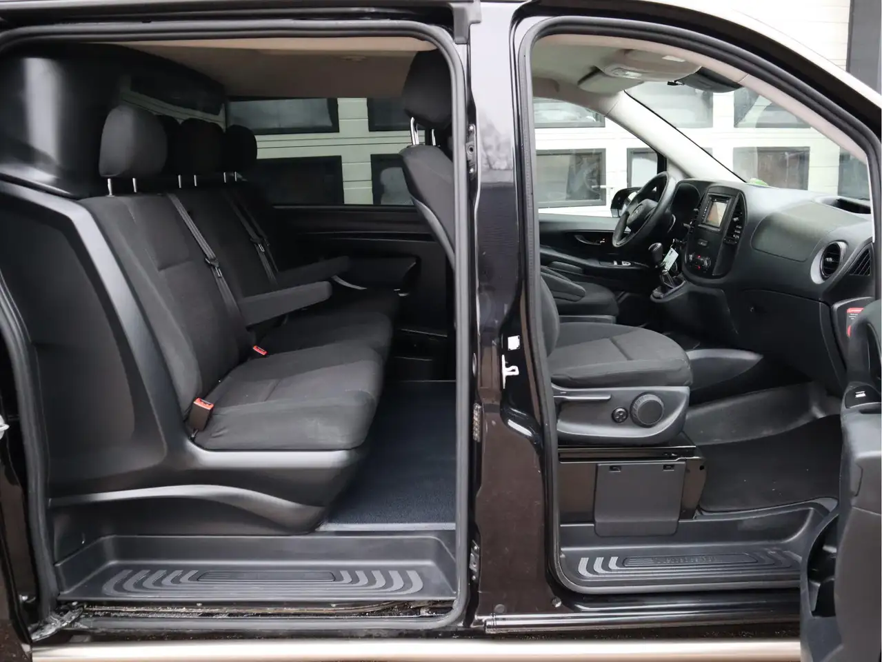 2017 Mercedes-Benz Vito 111 CDI Euro 6 Lang L2 DC 5 Pers. - Trekhaak - Dea, photograph 2