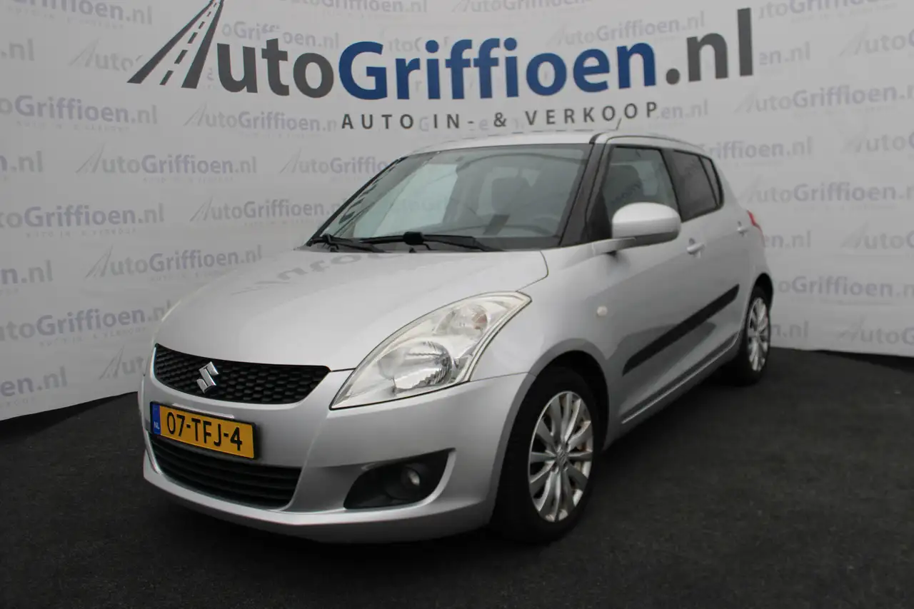 Suzuki Swift 1.2 Exclusive met stoelverwarming, cruisecontrol e — photo 1 of 33