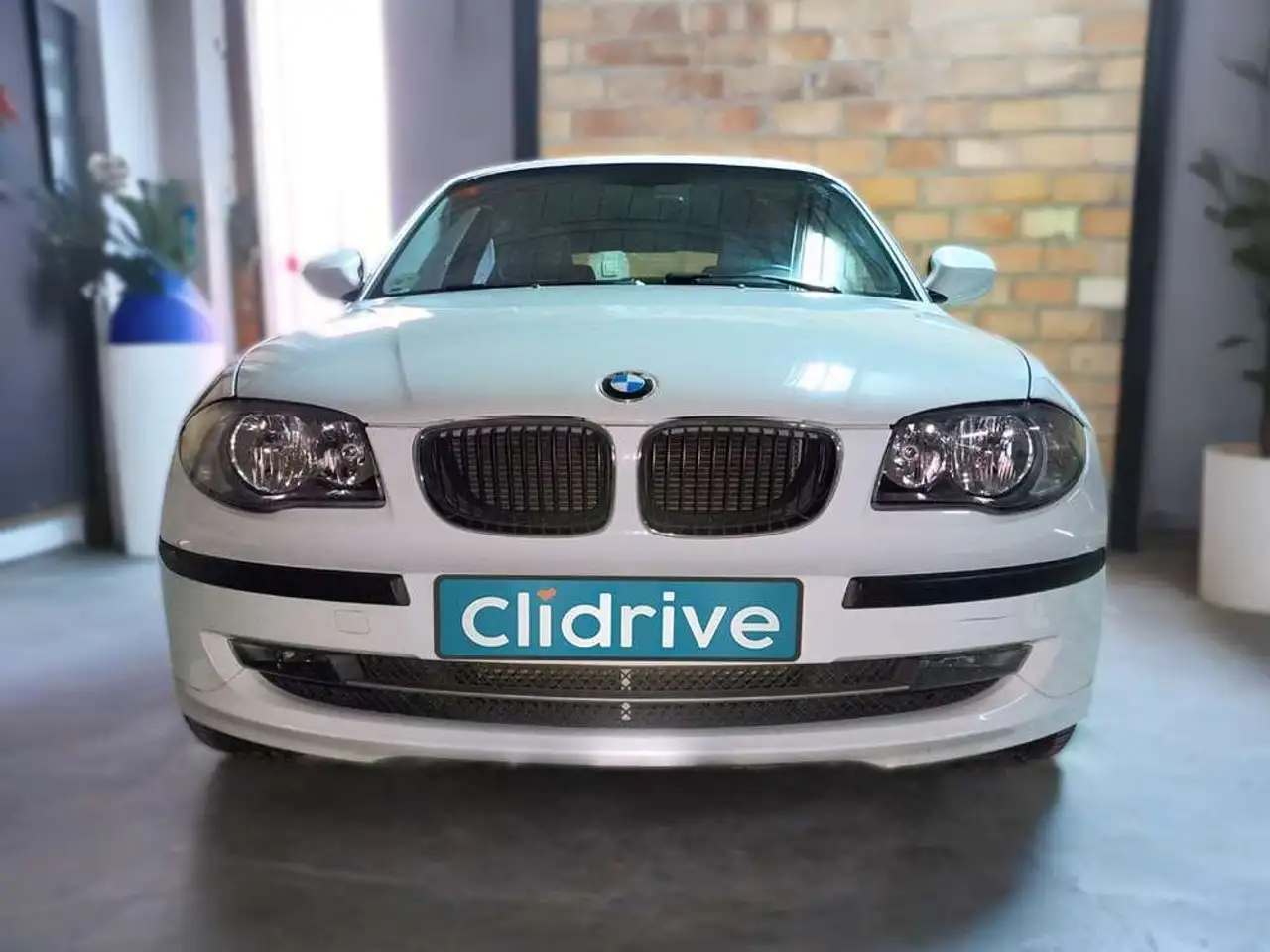 BMW 116 116d — photo 1 of 15
