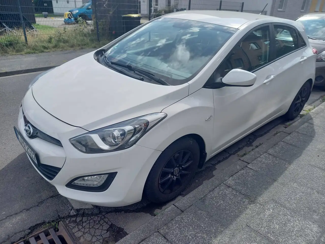 Hyundai i30 i30 1.6 Trend — photo 1 of 11