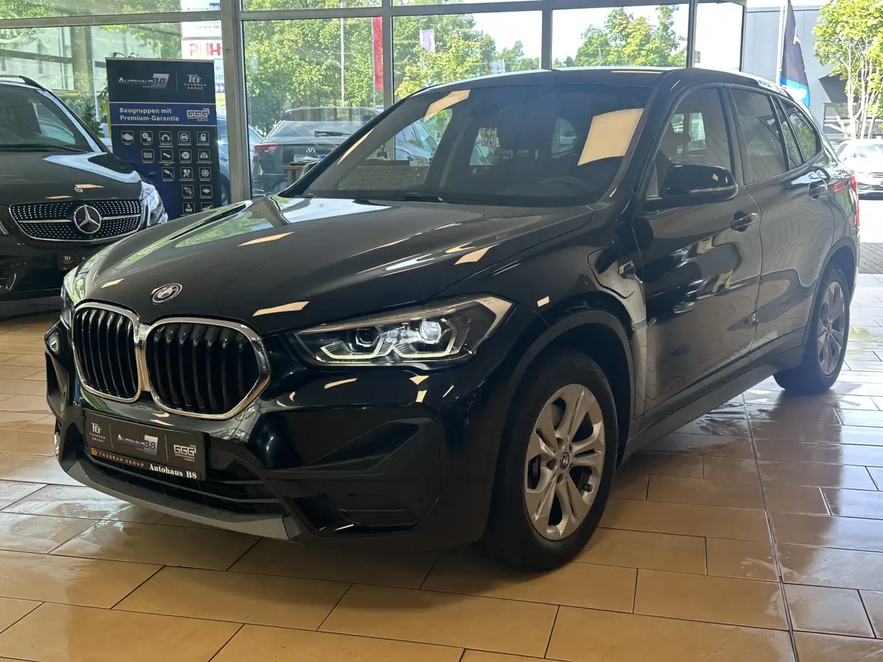 BMW X1 xDrive 25e*Advantage*1.Hand*CAM*SHZ*Tempo*LED — photo 1 of 27