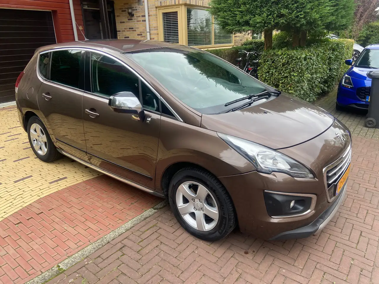 Peugeot 3008 3008 2.0 HDi HYBRID 200 pk Automaat 4WD Superzuinig Hoge zit — photo 1 of 29