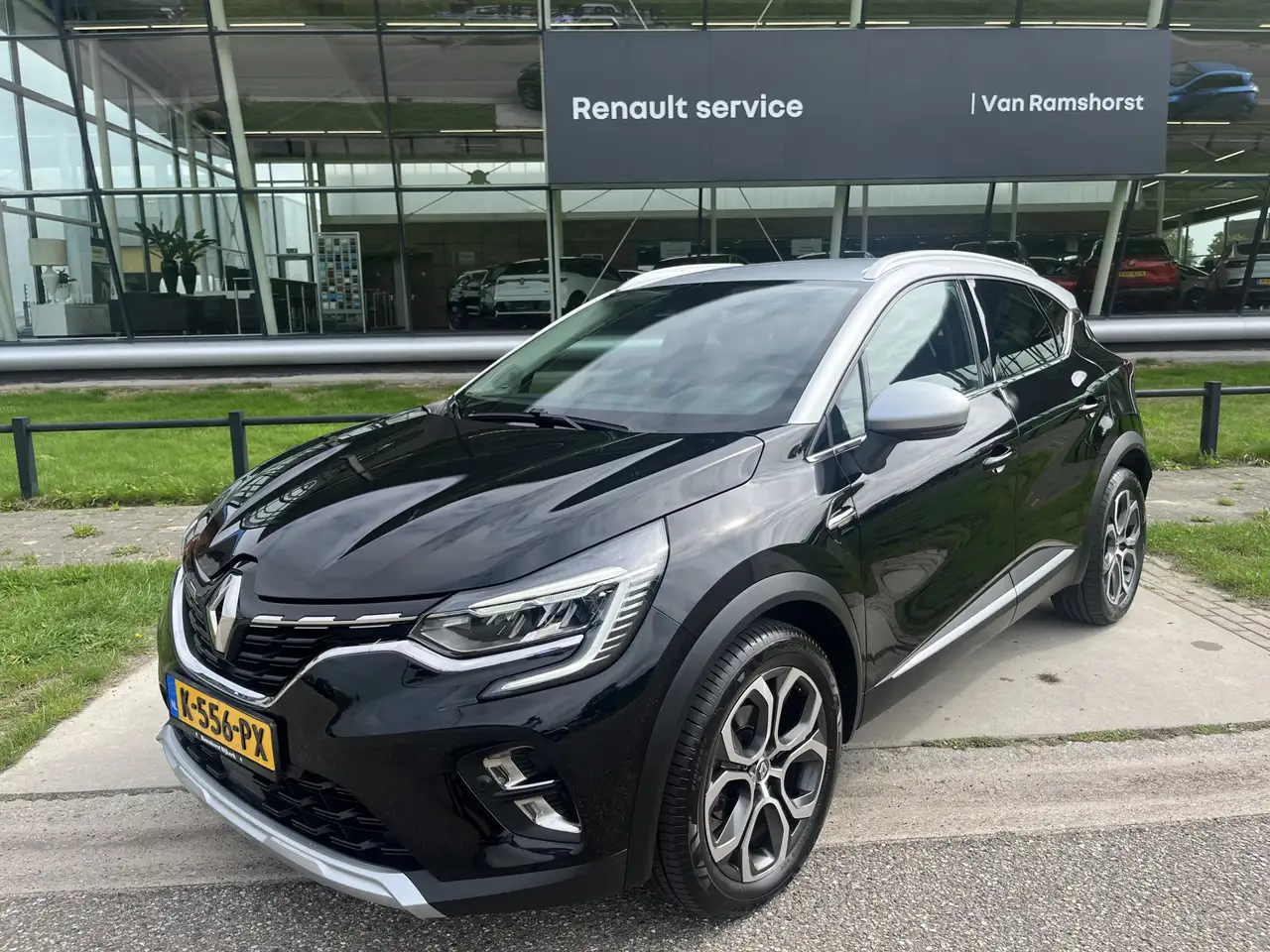 Renault Captur 1.3 TCe 130 Edition One EDC / Dealer onderhouden / — photo 1 of 30