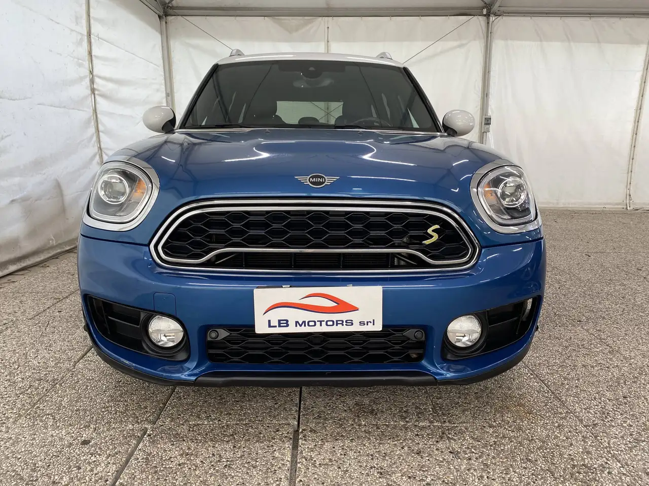 2019 MINI Cooper SE Countryman Mini Countryman 1.5 Hype all4 auto, photograph 2