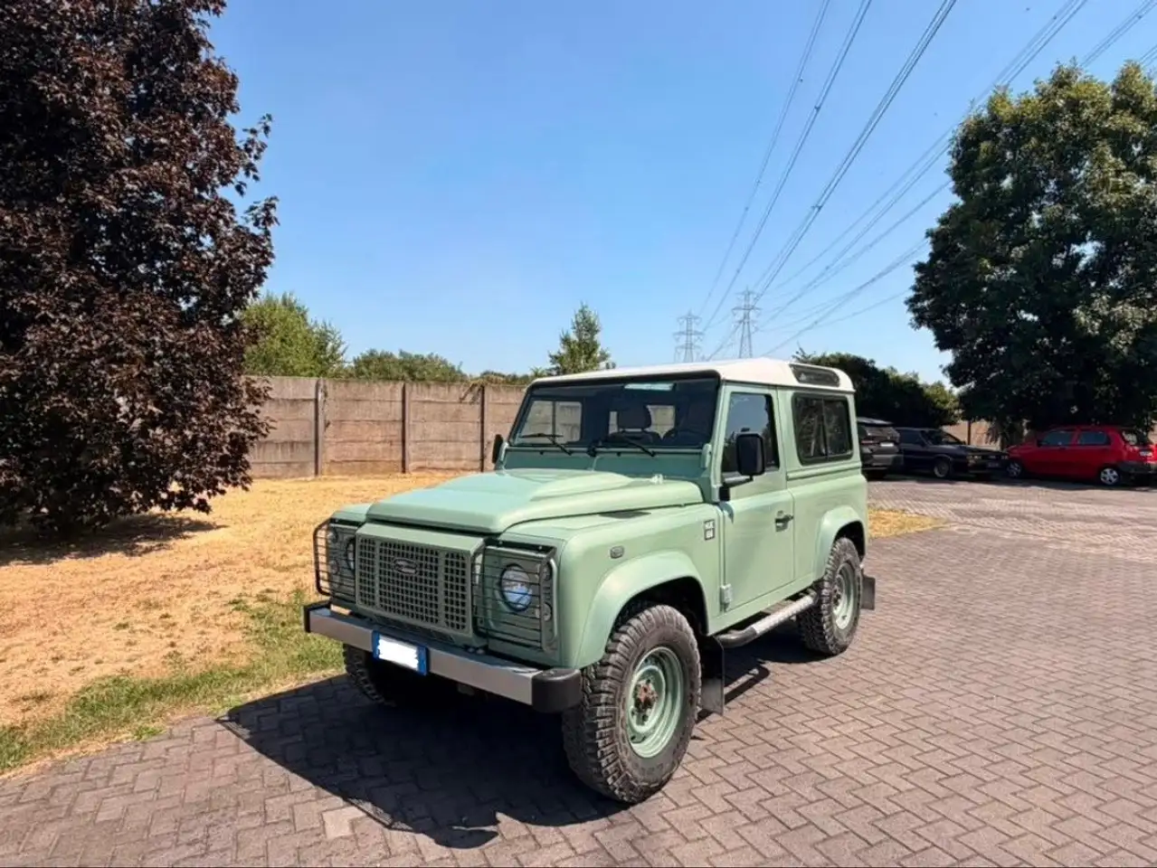 Land Rover Defender Defender 90 2.2 td Heritage edition SW — photo 1 of 14