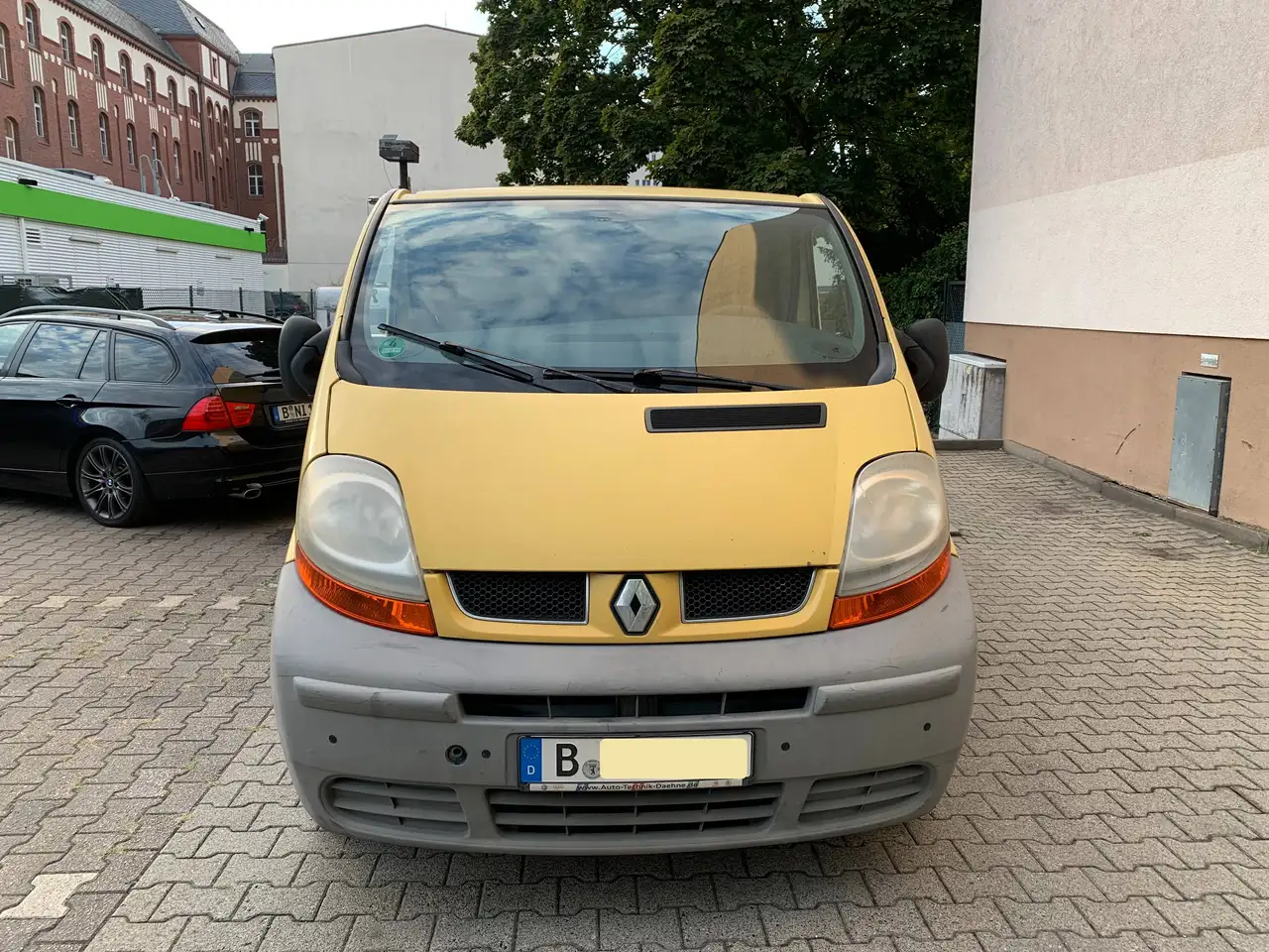 Renault Trafic 1.9 dCi AUS 2 HAND,TÜV NEU — photo 1 of 12