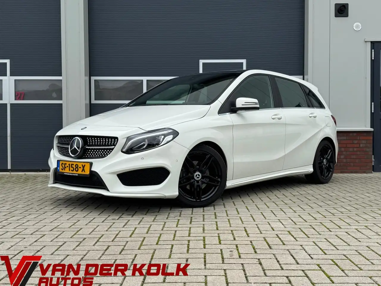Mercedes-Benz B 180 Business Solution AMG | Panorama | Alcantara/Leder — photo 1 of 31