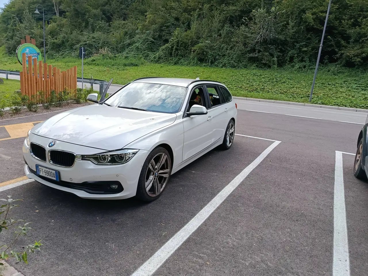 BMW 320 Serie 3 F31 2015 Touring320d Touring Business Advantage auto — photo 1 of 7