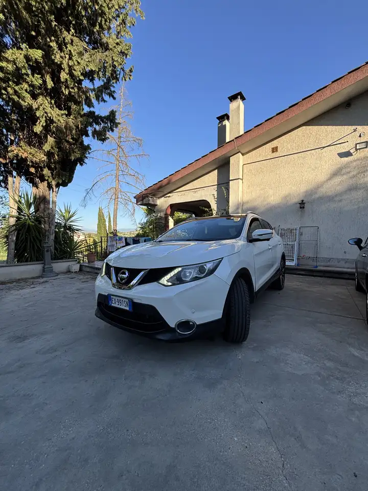 Nissan Qashqai 1.5 dci 360 110cv — photo 1 of 6